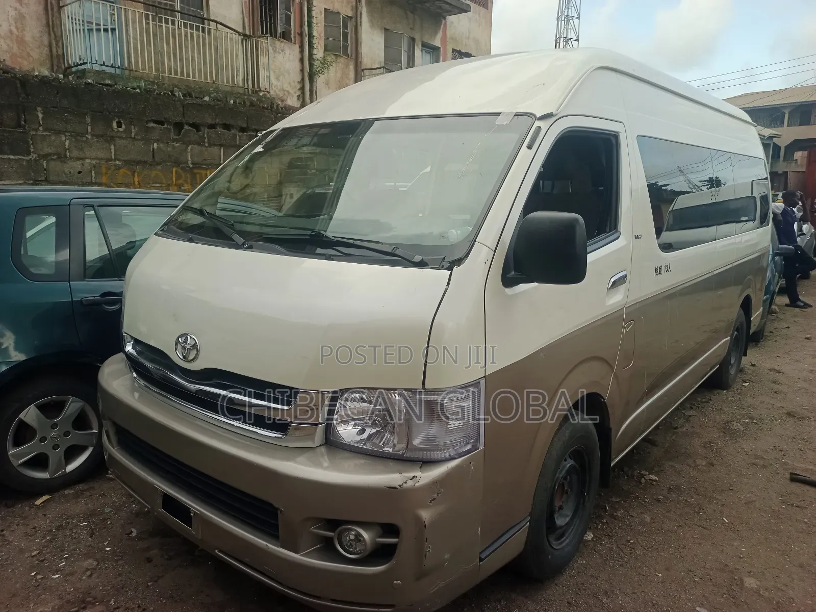 Toyota HiAce 2010 White