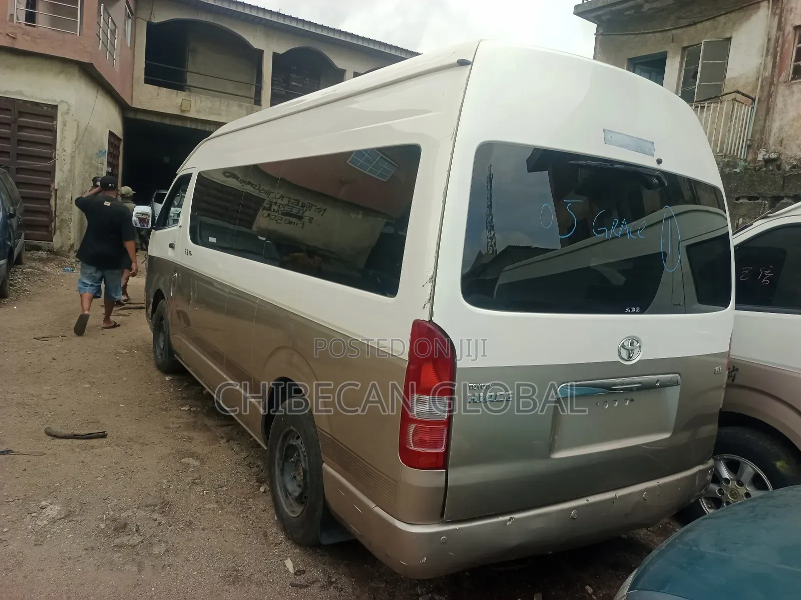 Toyota HiAce 2010 White