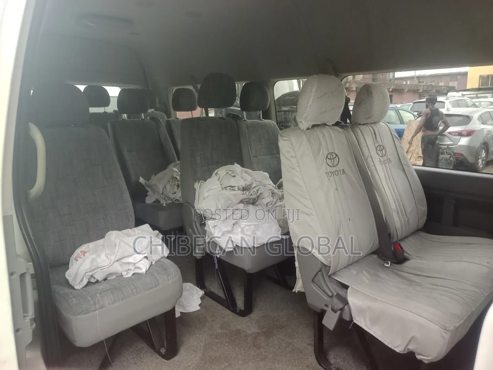 Toyota HiAce 2010 White