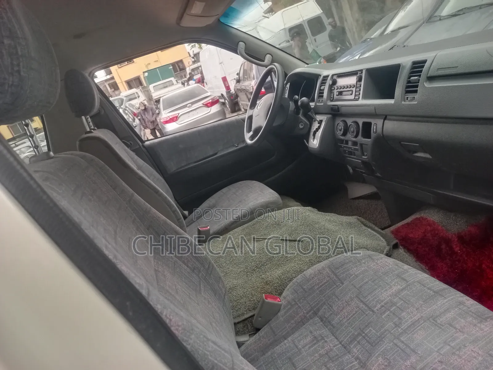 Toyota HiAce 2010 White