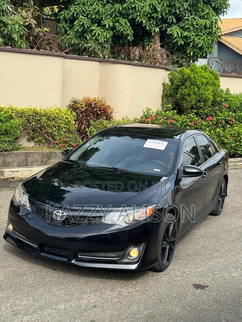 Toyota Camry SE V6 4dr Sedan (3.5L 6cyl 6A) 2012 Black