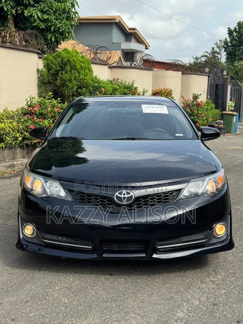 Toyota Camry SE V6 4dr Sedan (3.5L 6cyl 6A) 2012 Black