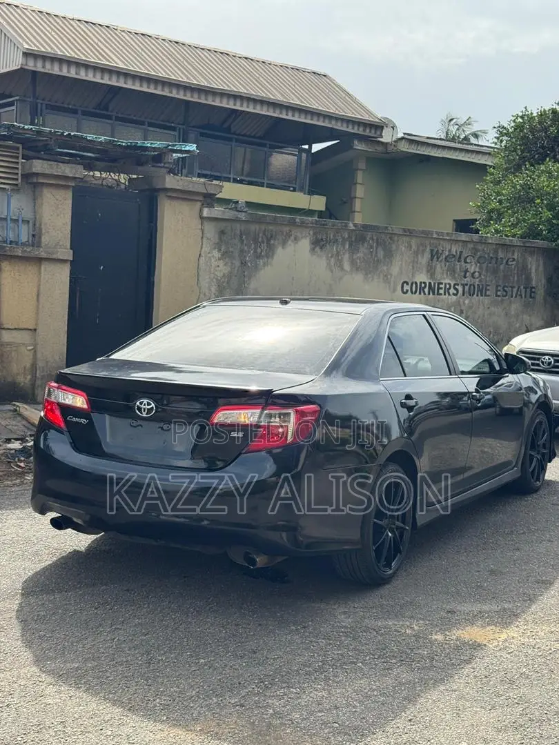 Toyota Camry SE V6 4dr Sedan (3.5L 6cyl 6A) 2012 Black