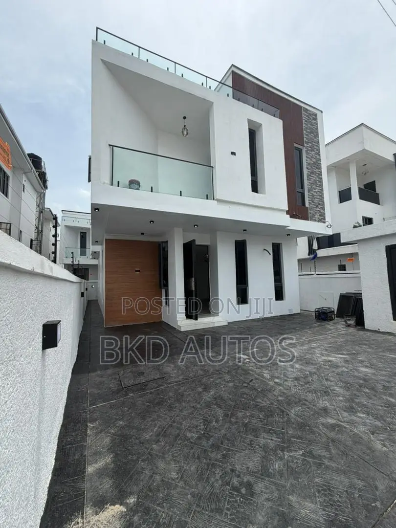 4bdrm Duplex in Ikota for sale