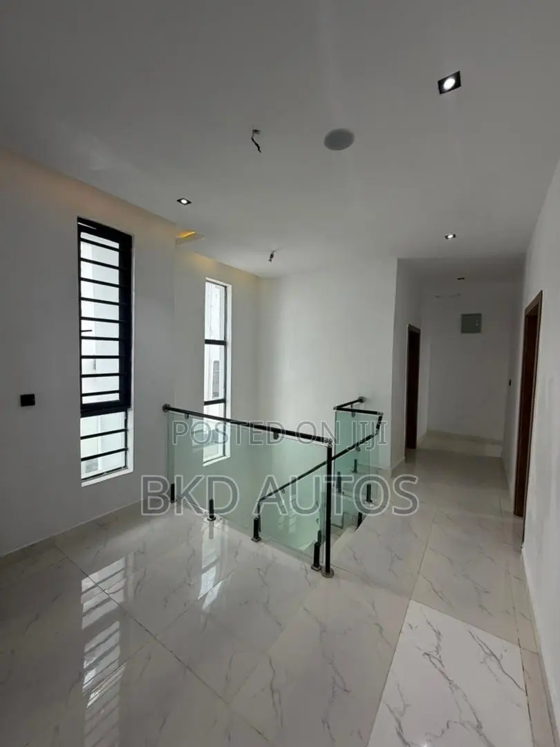 4bdrm Duplex in Ikota for sale