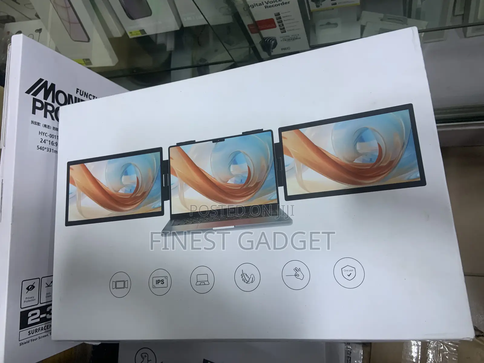 Portable Triple-Screen Monitor Extender