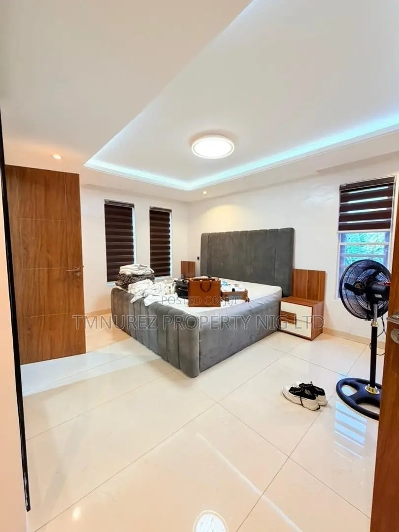 4bdrm Duplex in Ogba for sale