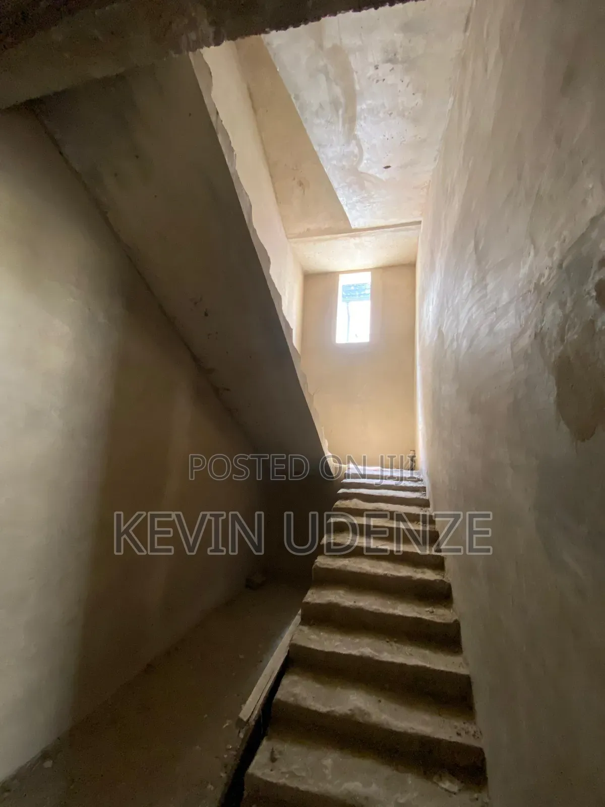5bdrm Duplex in Dakwo District for sale
