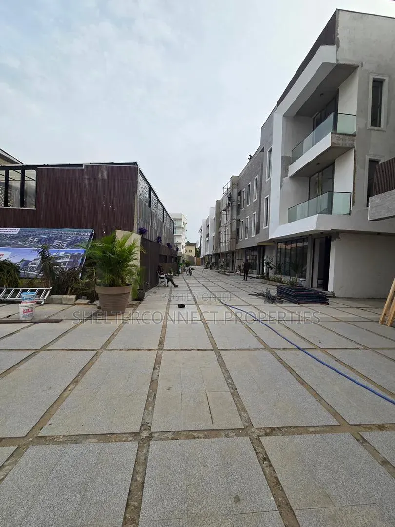 5bdrm Duplex in Ikoyi S.W for sale