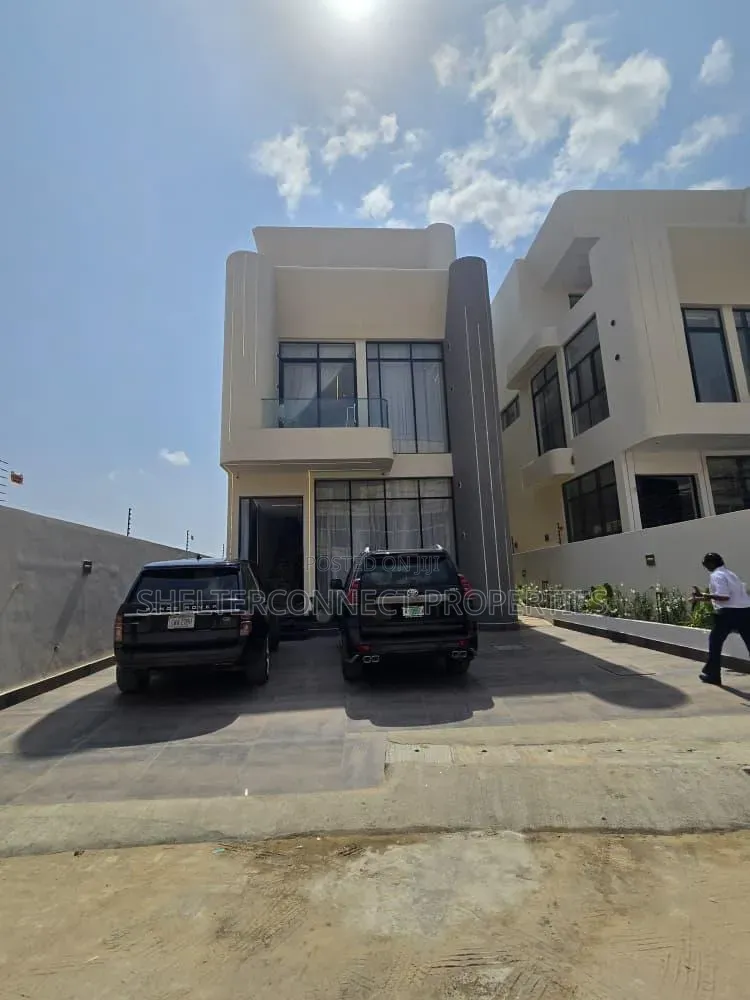 5bdrm Duplex in Lekki Phase 1 for sale