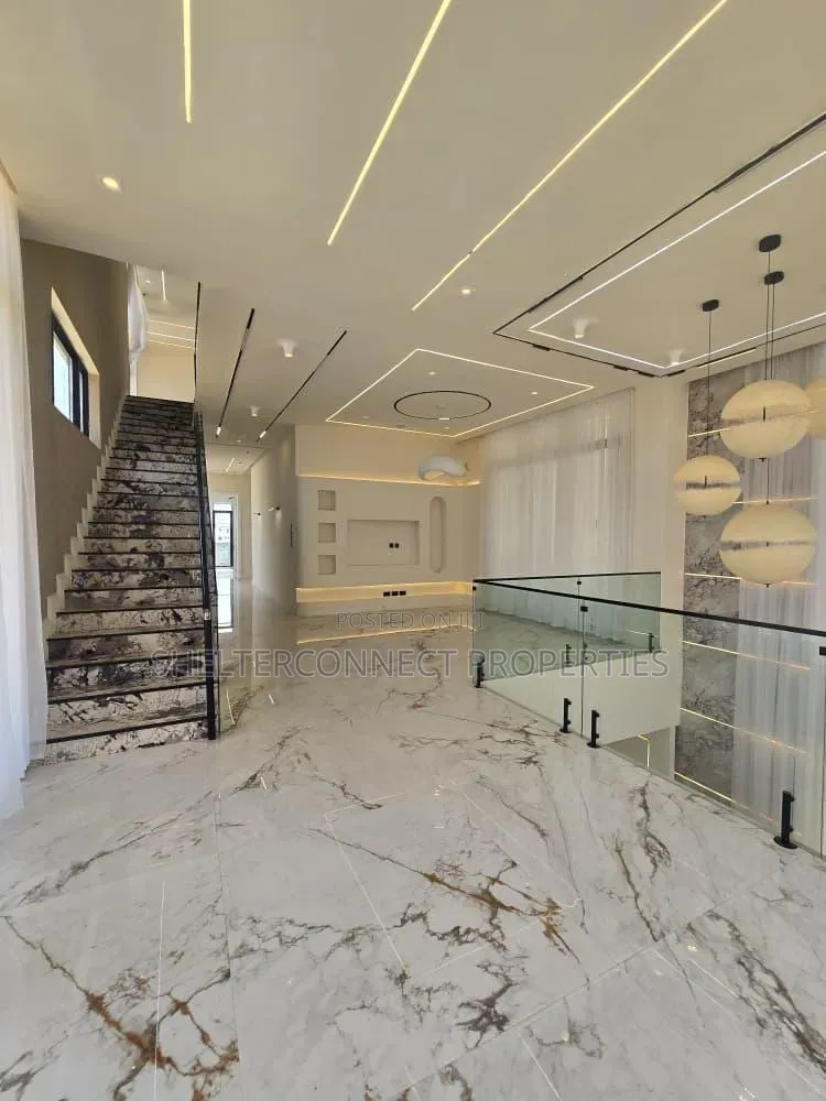 5bdrm Duplex in Lekki Phase 1 for sale