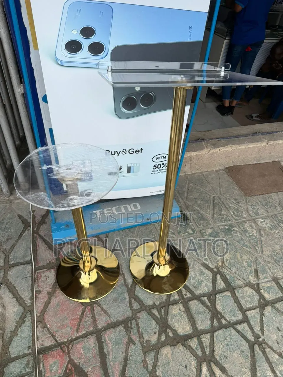 Thy Gold Acrylic Pulpit Single Pole