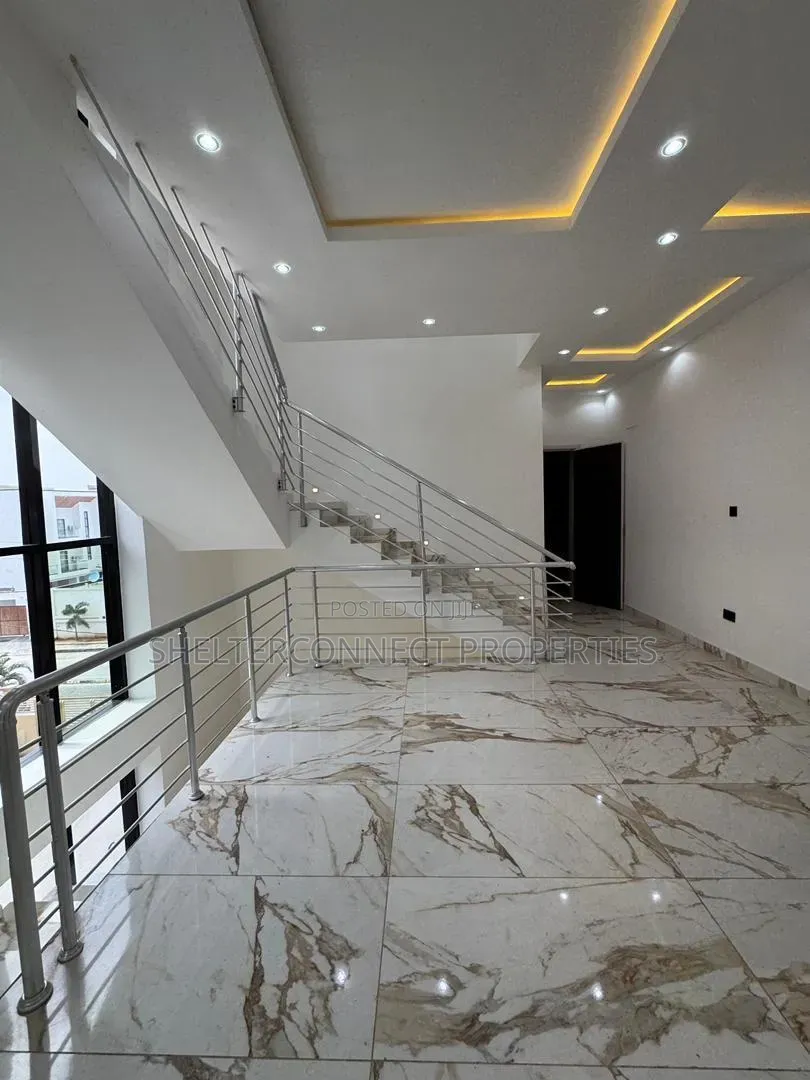 6bdrm Duplex in Lekki Phase 1 for sale