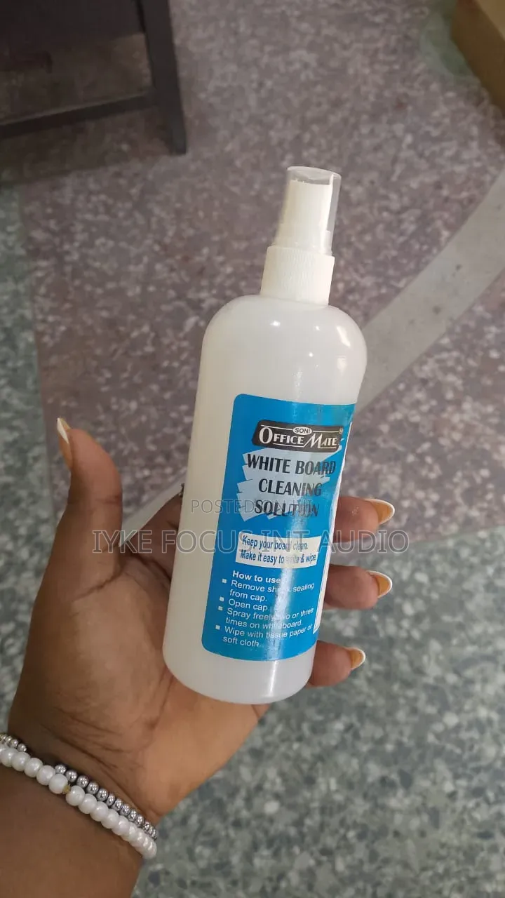 White Boards Cleaning Solution