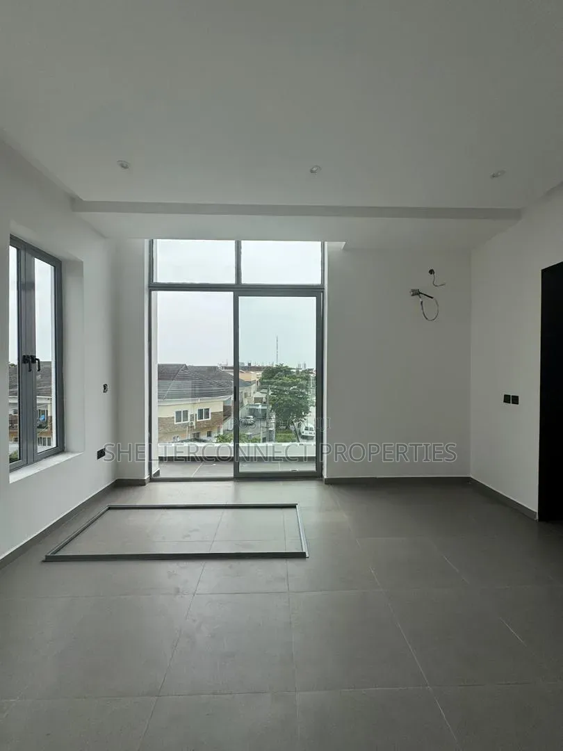 4bdrm Duplex in Lekki Phase 1 for sale