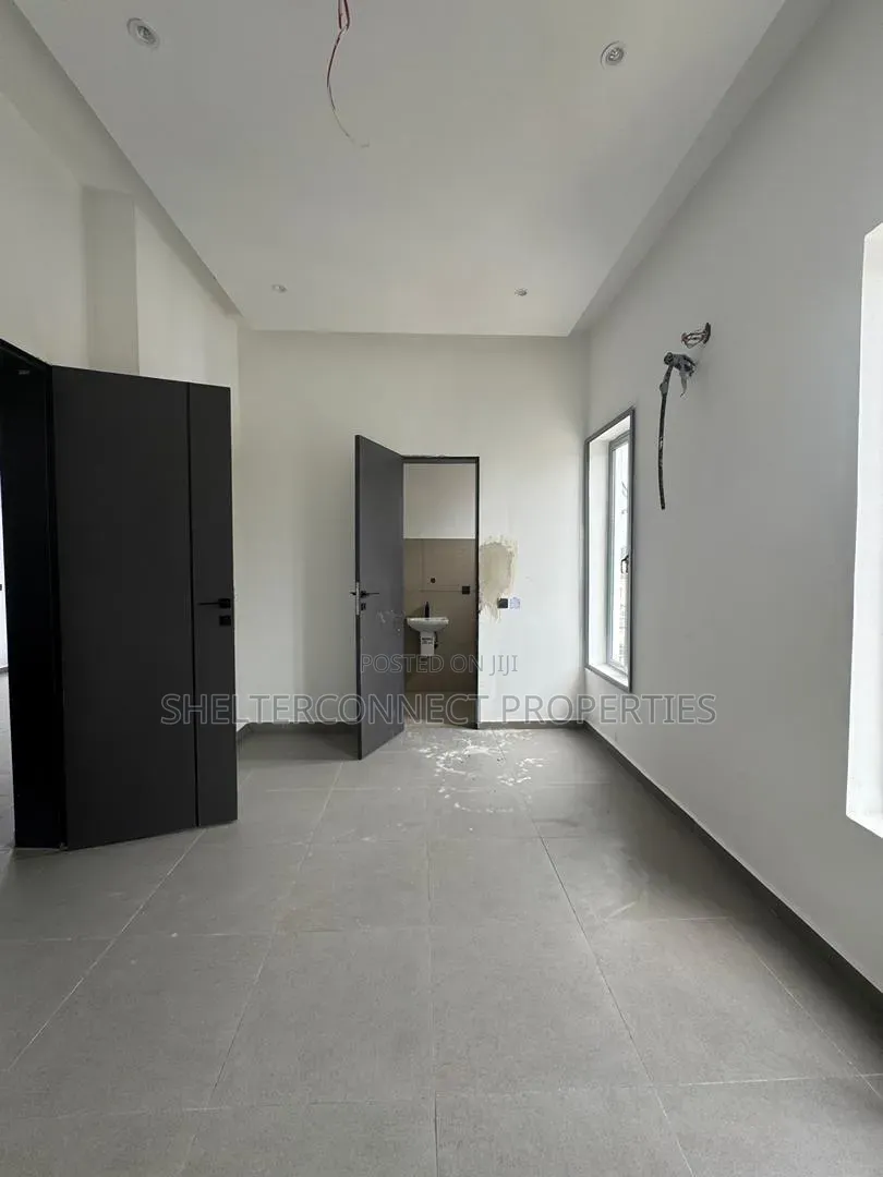 4bdrm Duplex in Lekki Phase 1 for sale