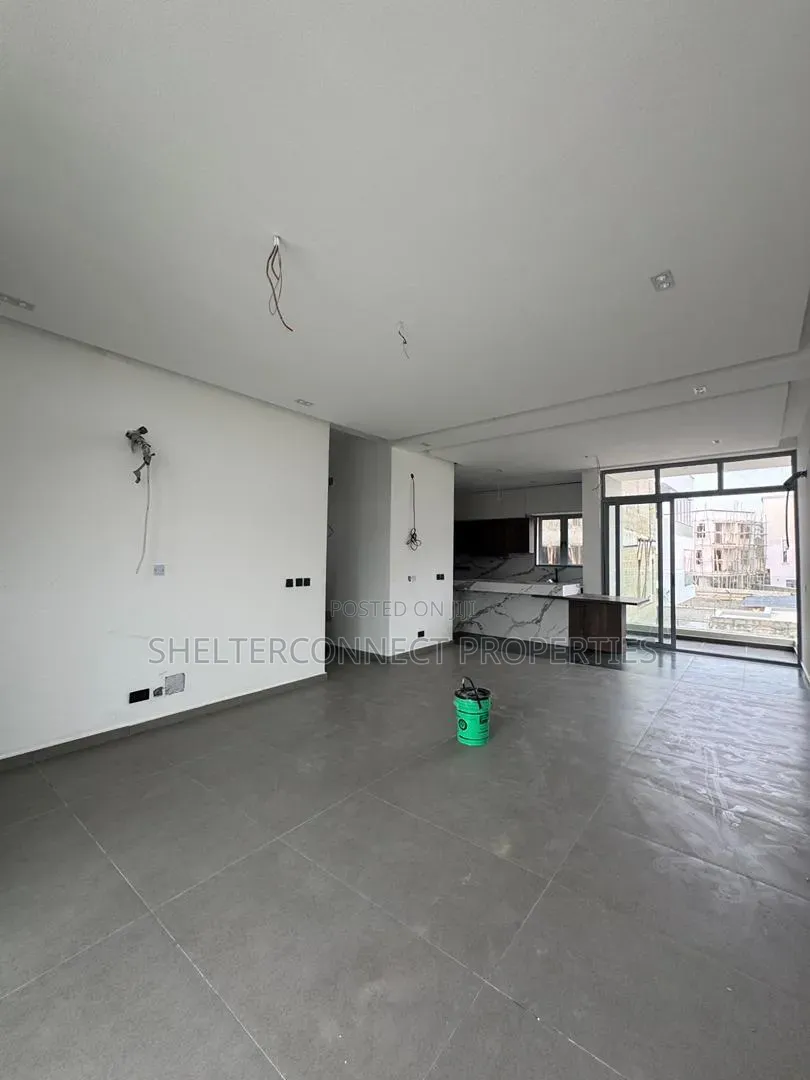 4bdrm Duplex in Lekki Phase 1 for sale