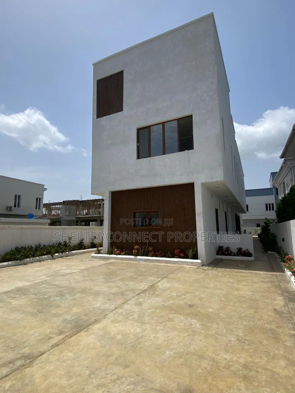 4bdrm Duplex in Osapa london for sale