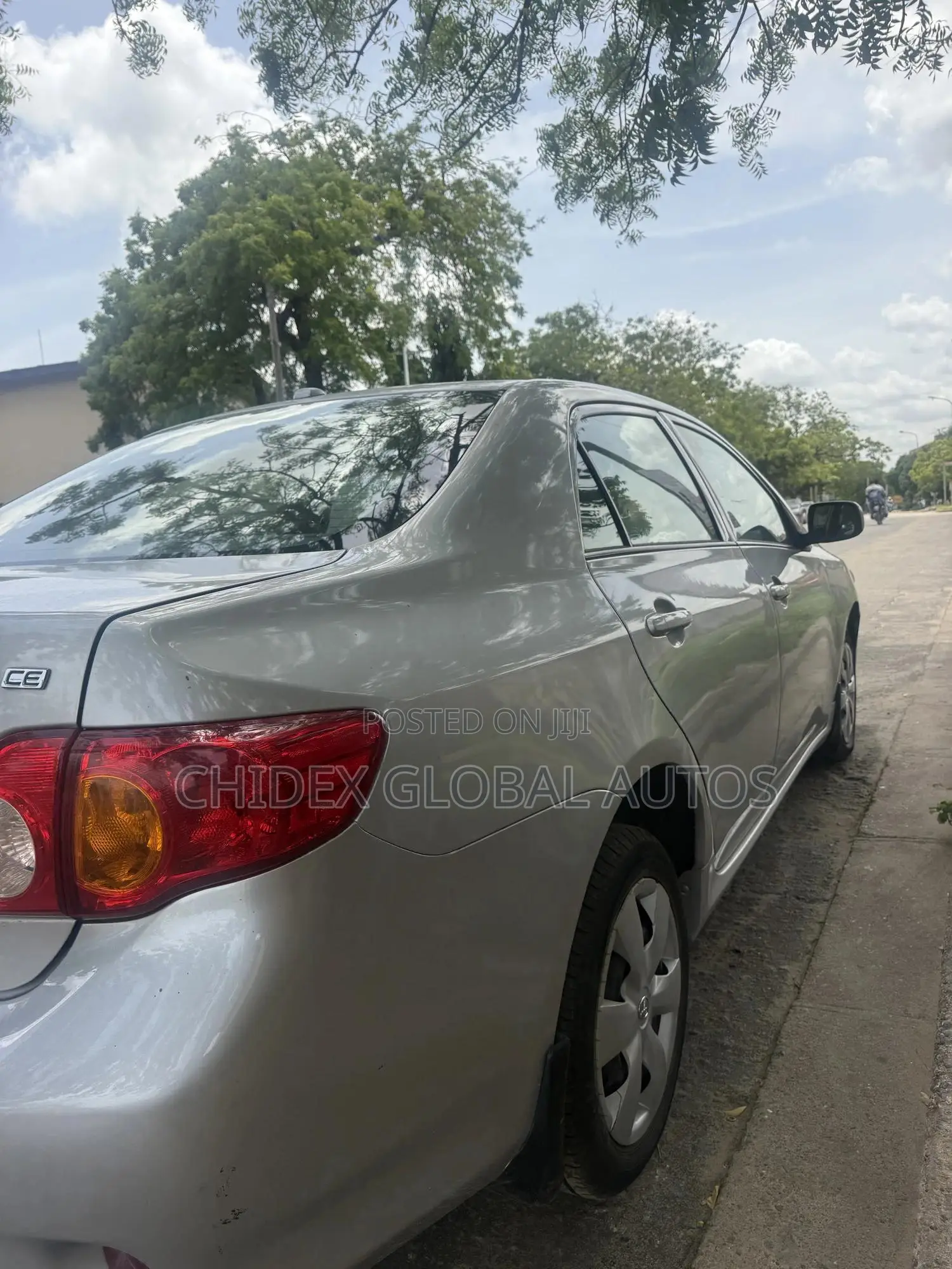 Toyota Corolla LE 4dr Sedan (1.8L 4 cyl 4A) 2009 Silver