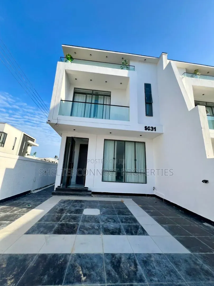 5bdrm Duplex in Chevron for sale