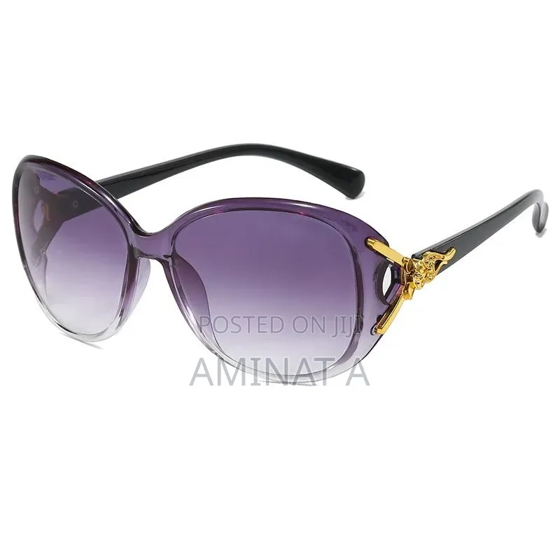 Unique Ladies Oval Black Sunglasses