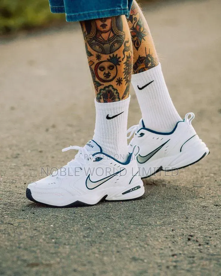 White Nike Sneakers Chido 7g