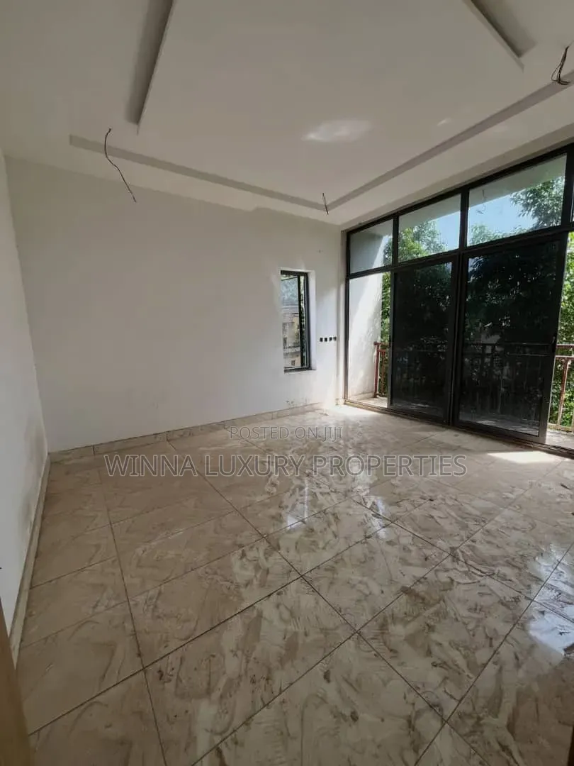 3bdrm Apartment in Wuse 2 for sale