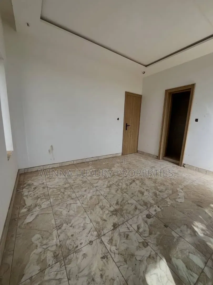 3bdrm Apartment in Wuse 2 for sale