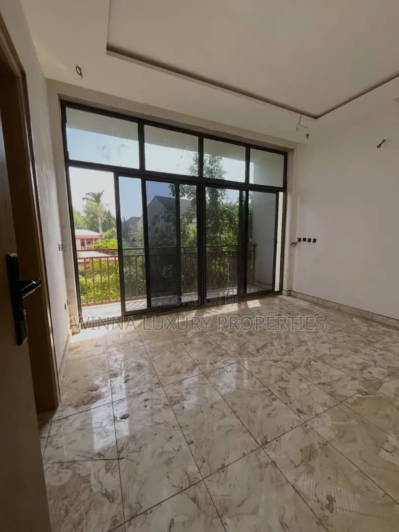 3bdrm Apartment in Wuse 2 for sale