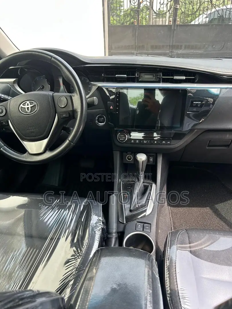 Toyota Corolla S 4dr Sedan (1.8L 4cyl CVT) 2014 Blue
