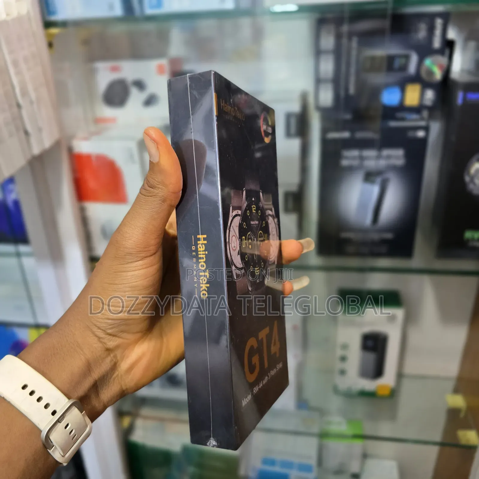 Hainoteko Rw44 Gt4 Smartwatch and Three Interchangeable Straps