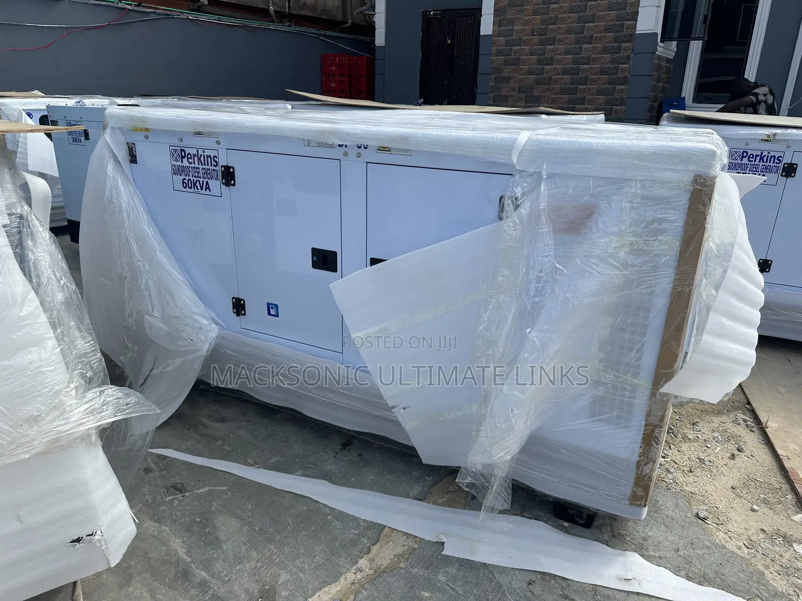 So 60kva Perkins Soundproof Generator Set With 2 Years Warranty