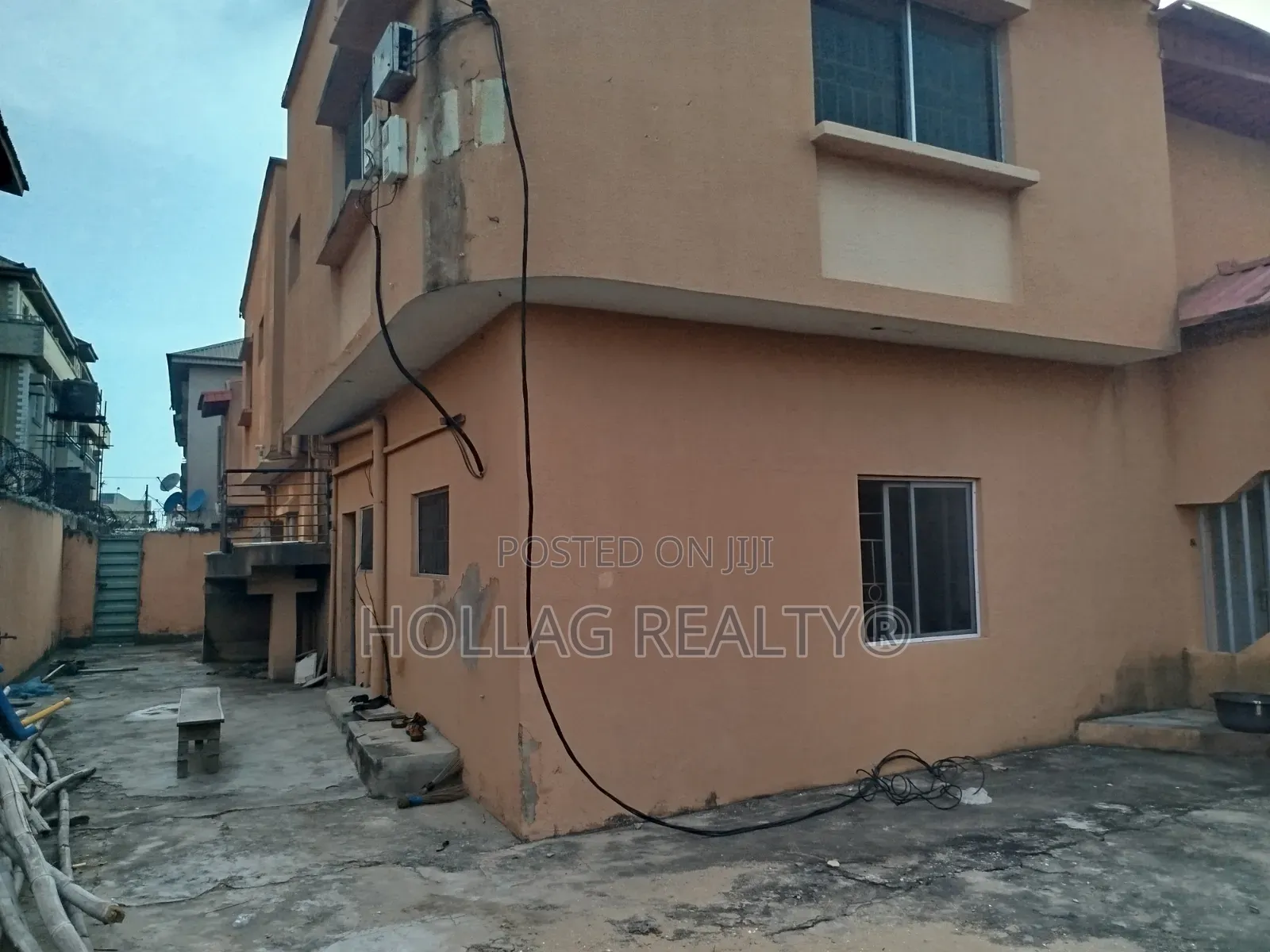 3bdrm Block of Flats in Ago Palace for sale