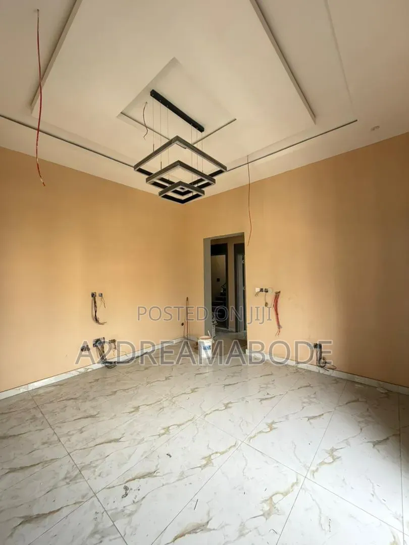 3bdrm Apartment in Opebi for sale