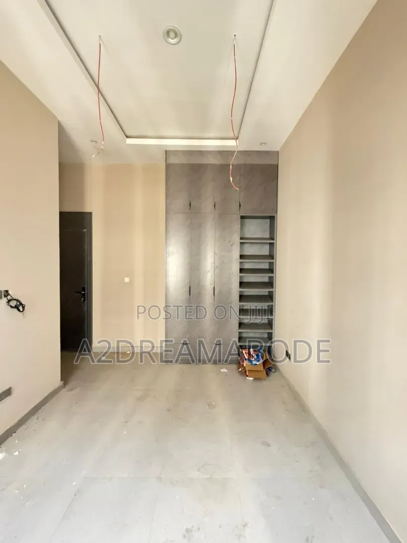 3bdrm Apartment in Opebi for sale