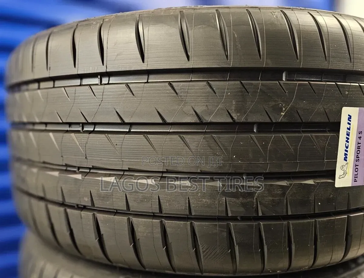 ​ Pair: Michelin Pilot Sport 4 S (245/35zr20) – Brand New!