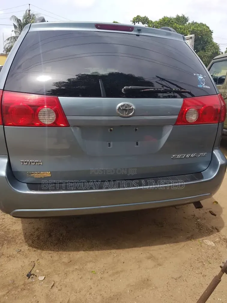 Toyota Sienna XLE 2007 Blue
