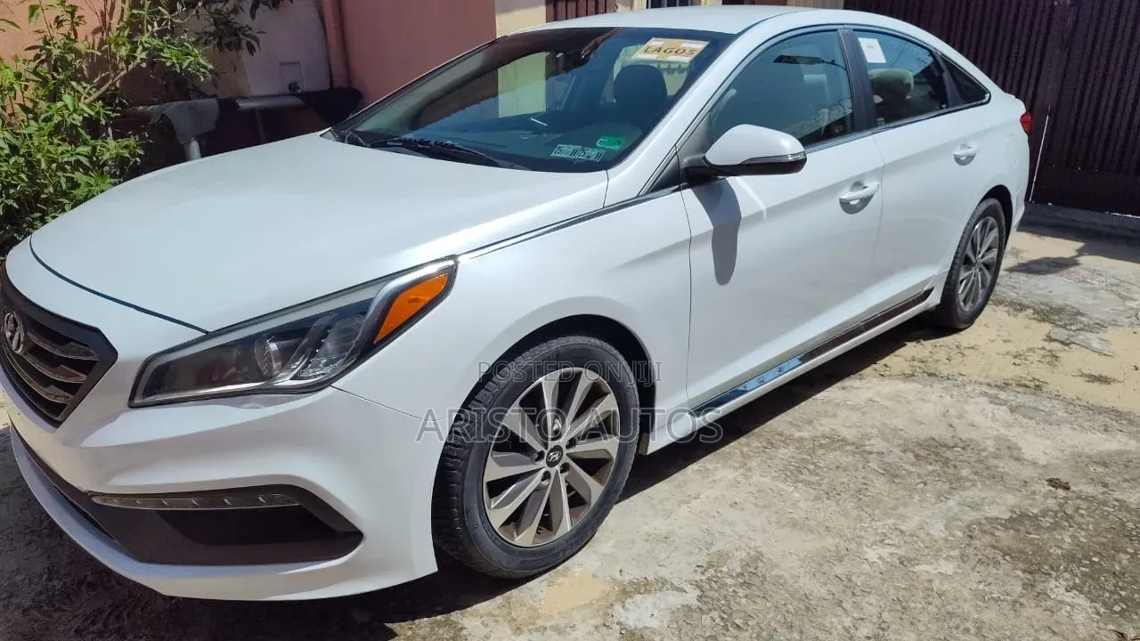 Hyundai Sonata SE 4dr Sedan (2.4L 4cyl 6A) 2015 White
