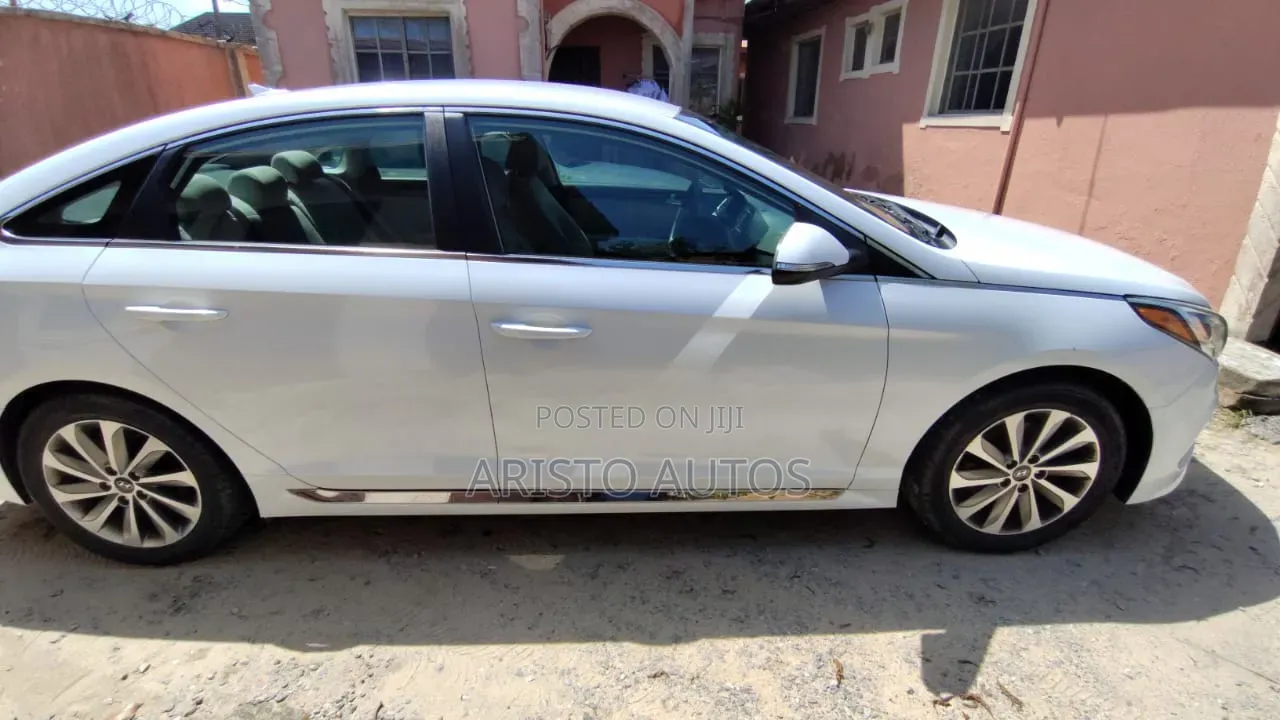 Hyundai Sonata SE 4dr Sedan (2.4L 4cyl 6A) 2015 White