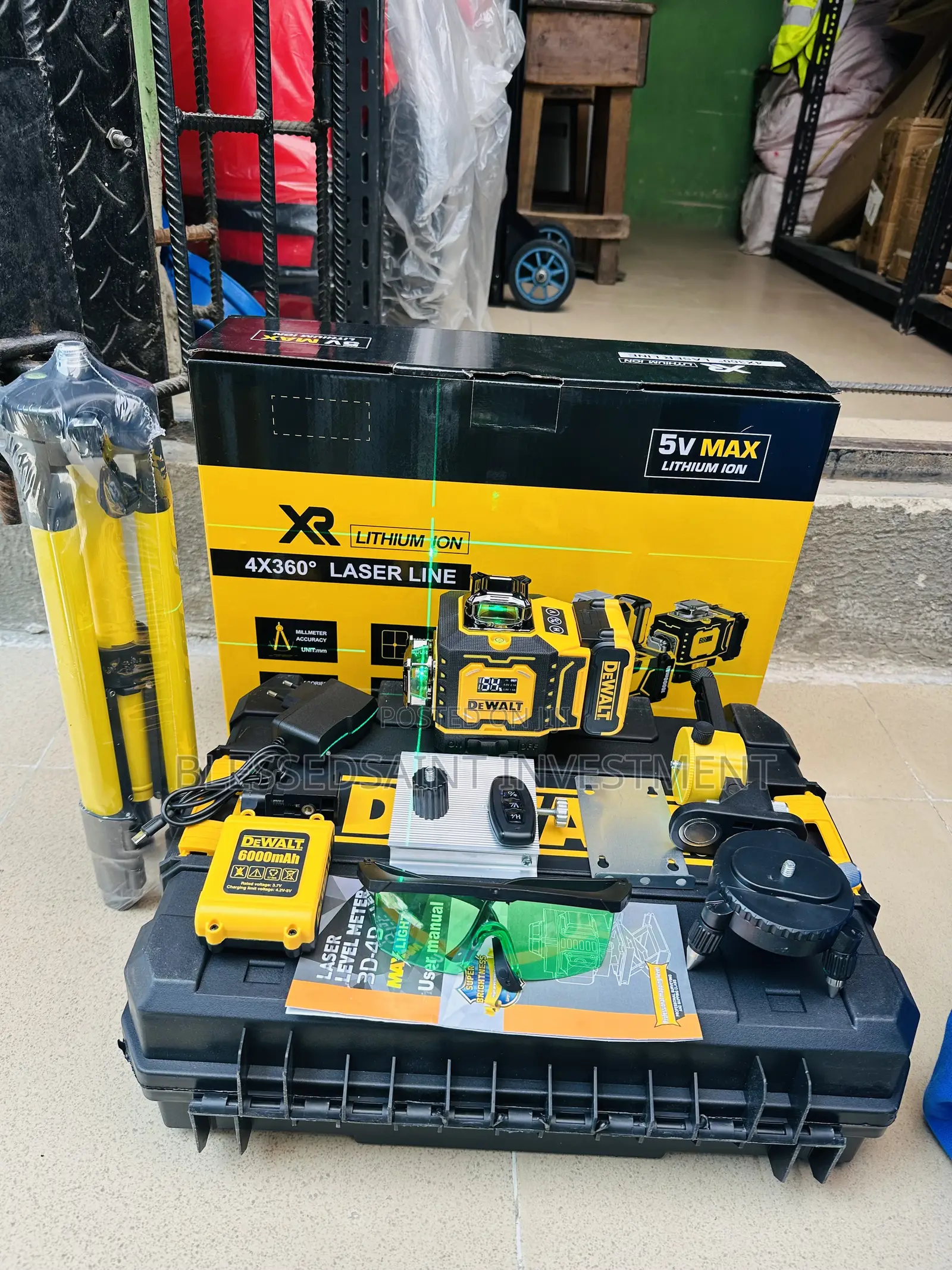 Dewalt 16 Lines Laser Level Kit, a Self-Leveling 6000ahm With Carton