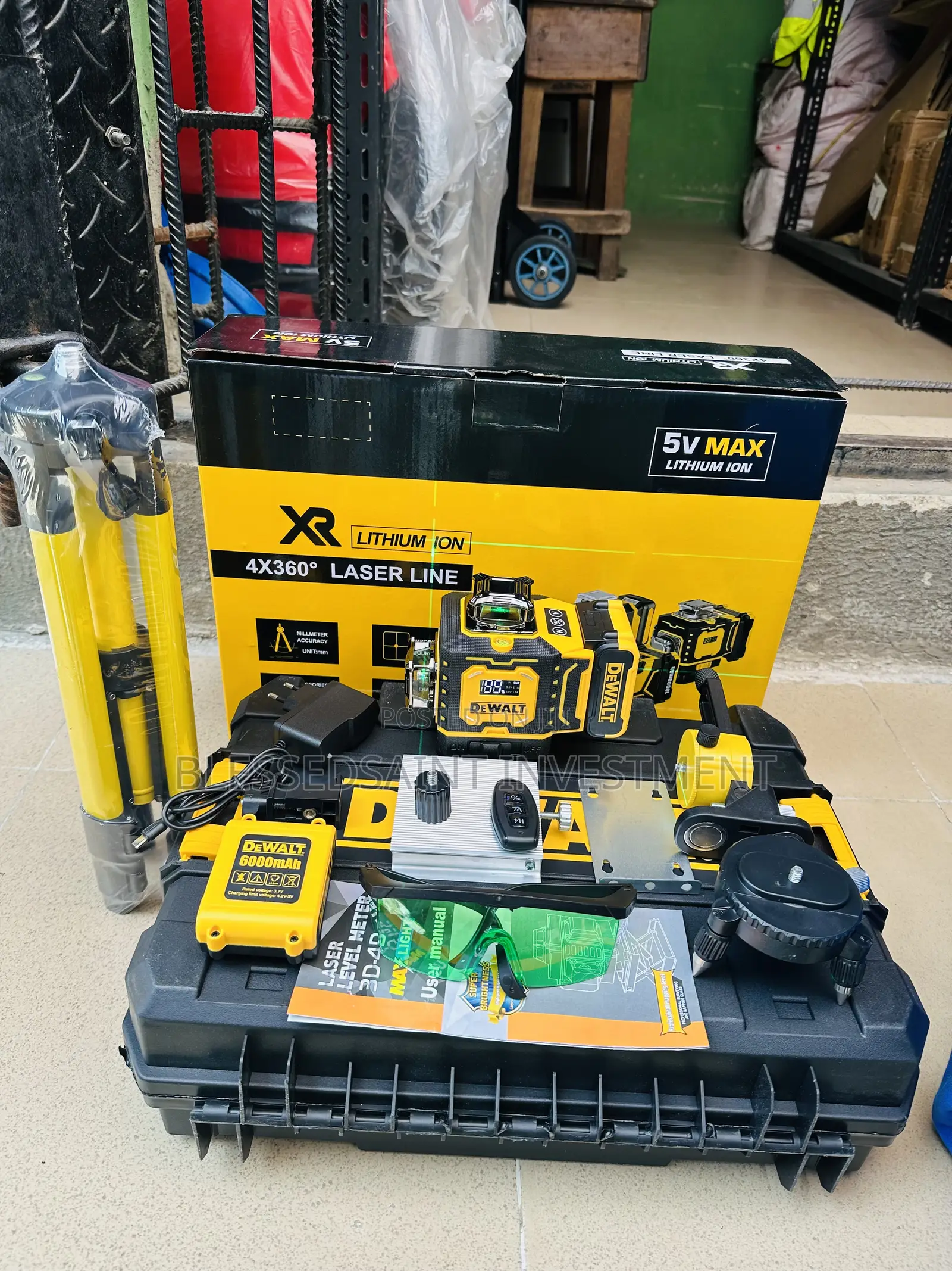 Dewalt 16 Lines Laser Level Kit, a Self-Leveling 6000ahm With Carton