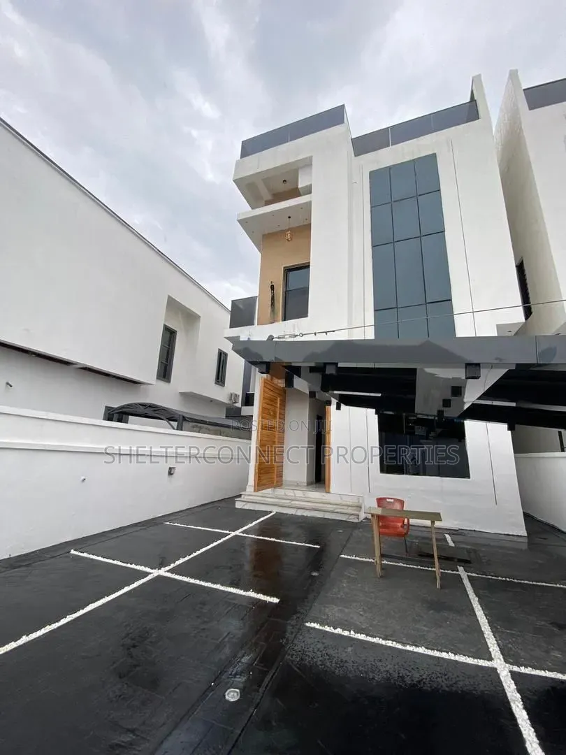 5bdrm Duplex in Lekki Expressway for sale