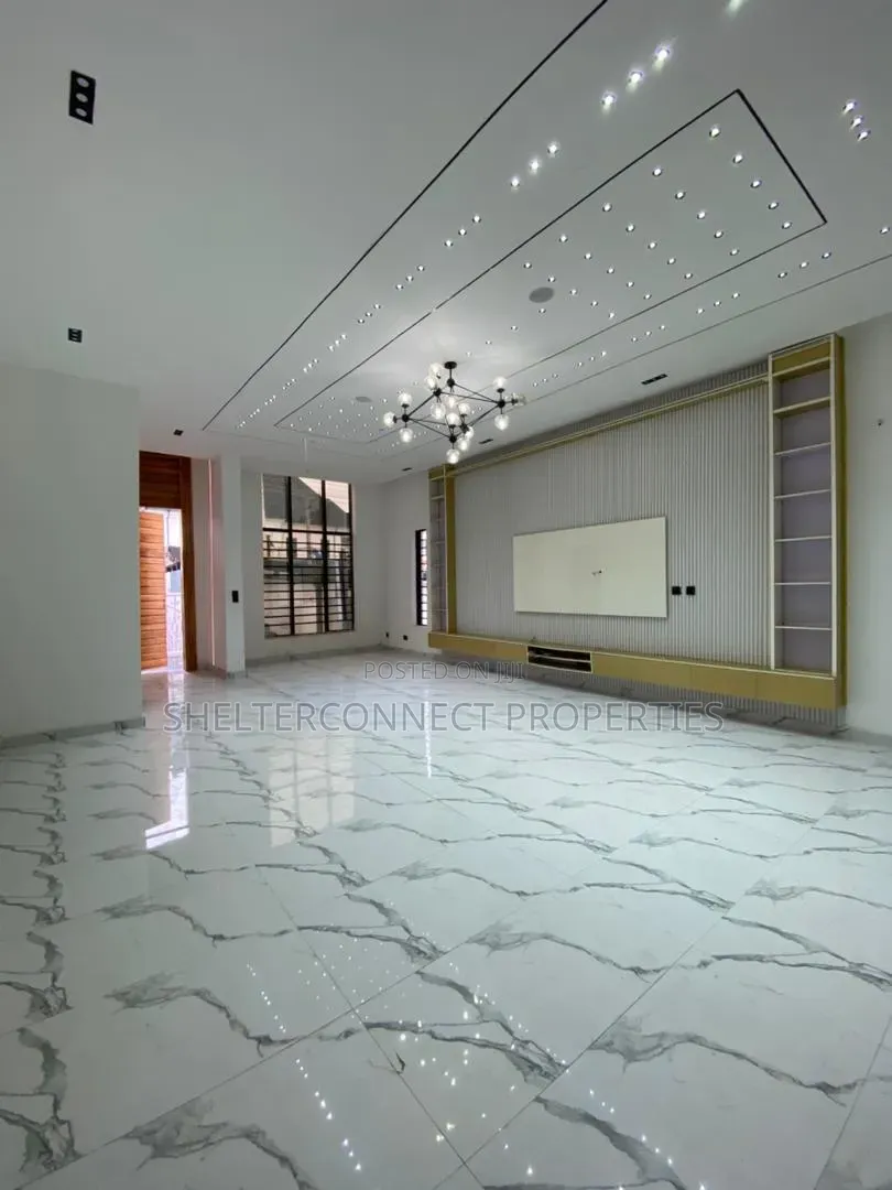 5bdrm Duplex in Lekki Expressway for sale