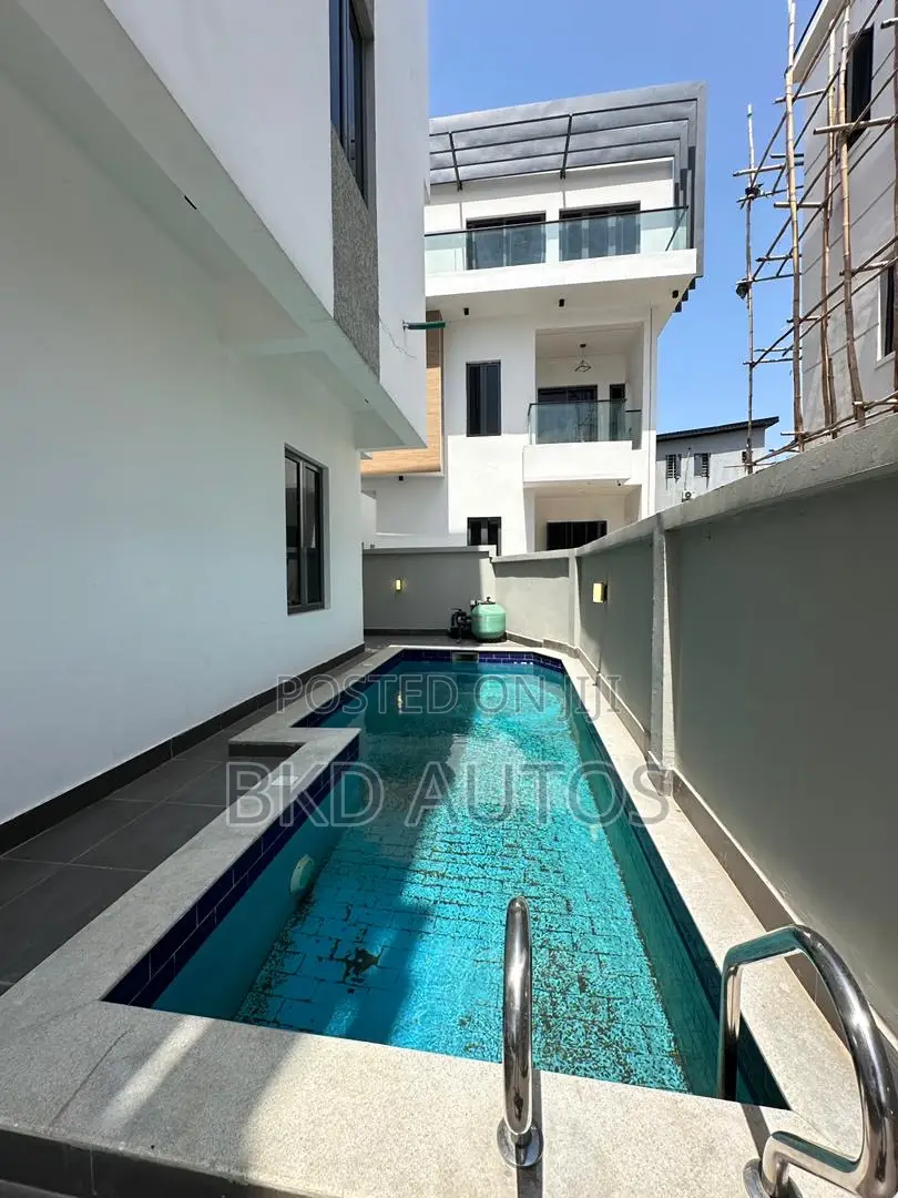 5bdrm Duplex in Lekki Phase 1 for sale