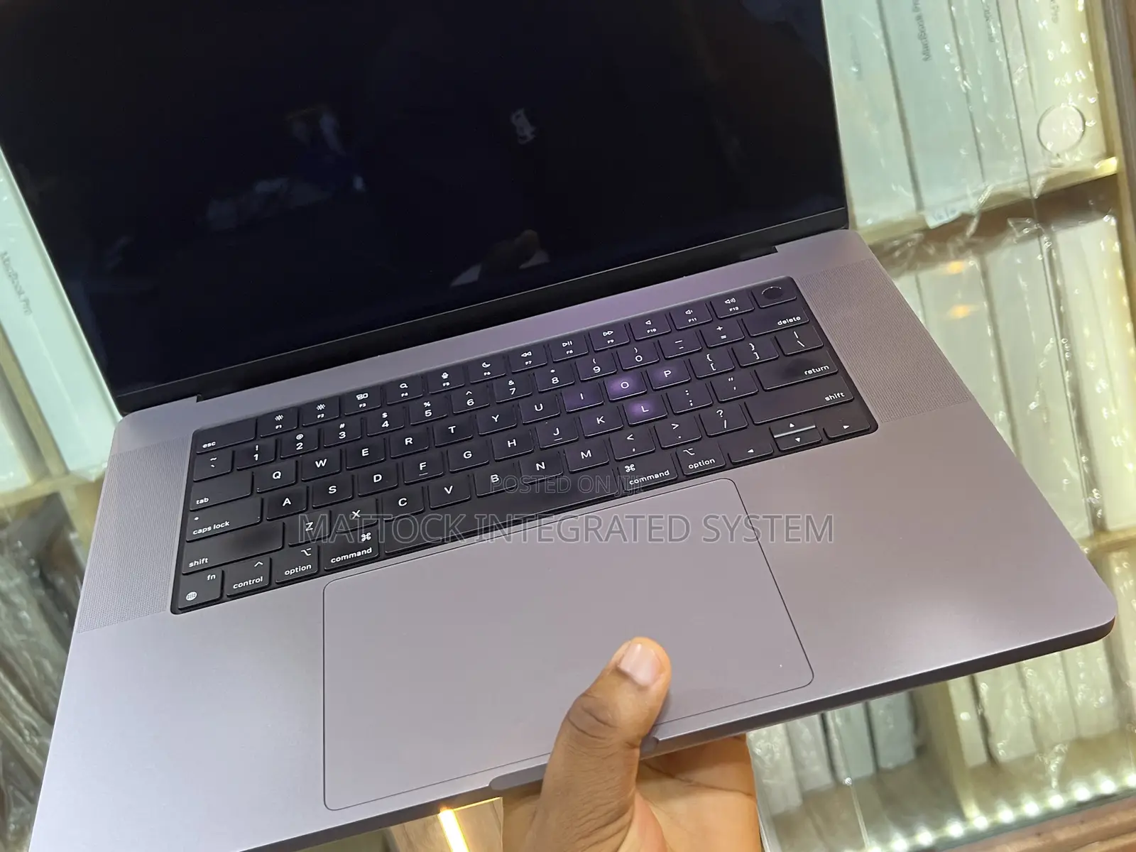 Laptop Apple MacBook Pro 2021 M1 16GB Apple M1 Pro SSD 1T