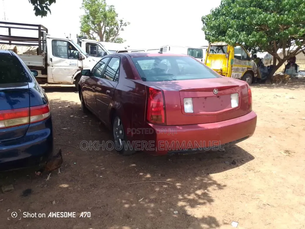 Cadillac Escalade 2005 Red