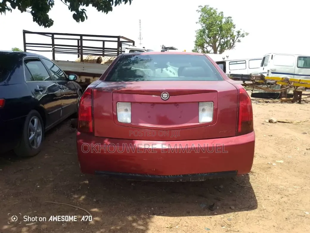 Cadillac Escalade 2005 Red