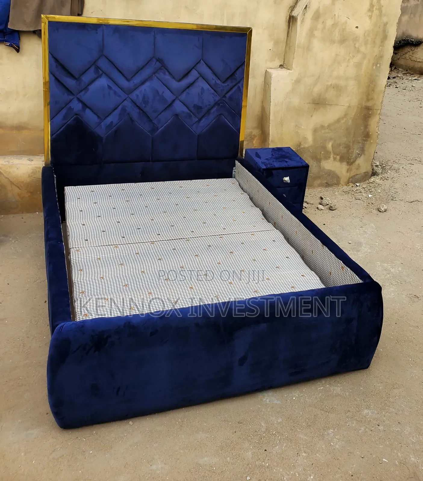 4 and Half by 6 by 6 Upholstery Padded Bedframe With 1 Bedside Drawer