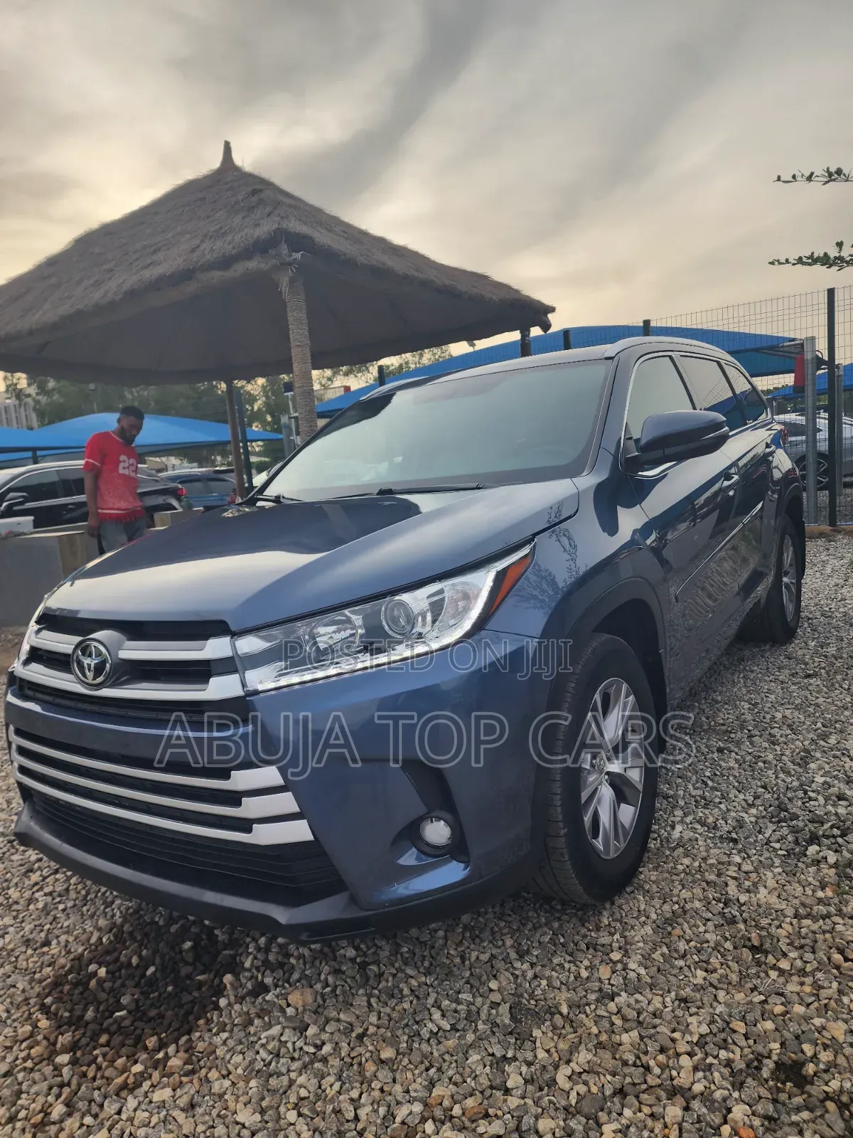 Toyota Highlander XLE 4x2 V6 (3.5L 6cyl 8A) 2018 Blue