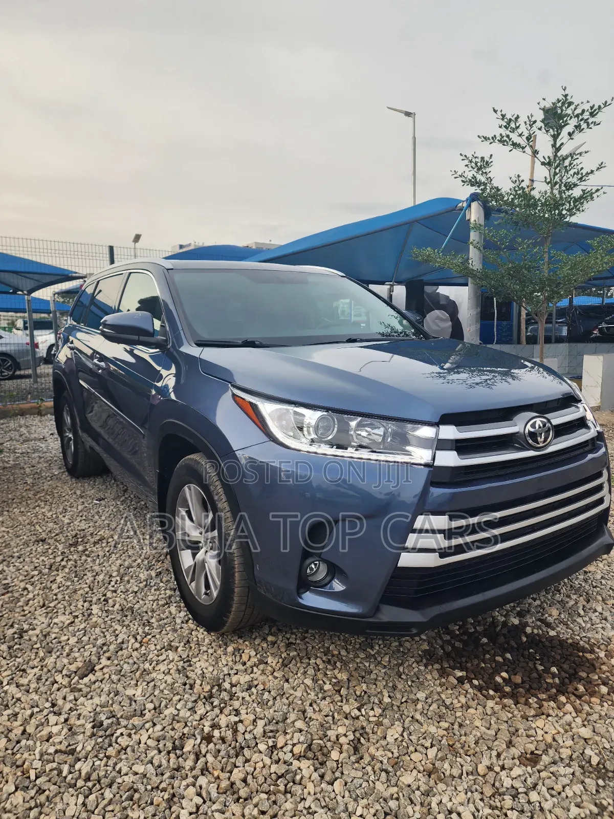 Toyota Highlander XLE 4x2 V6 (3.5L 6cyl 8A) 2018 Blue